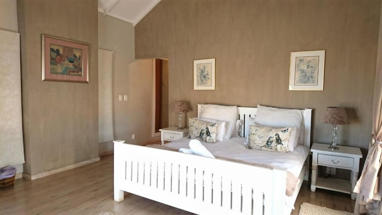 Indigo Moon Guesthouse Lichtenburg Екстериор снимка