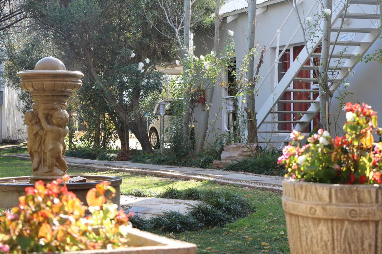 Indigo Moon Guesthouse Lichtenburg Екстериор снимка
