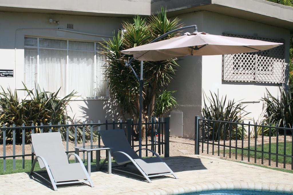 Indigo Moon Guesthouse Lichtenburg Екстериор снимка