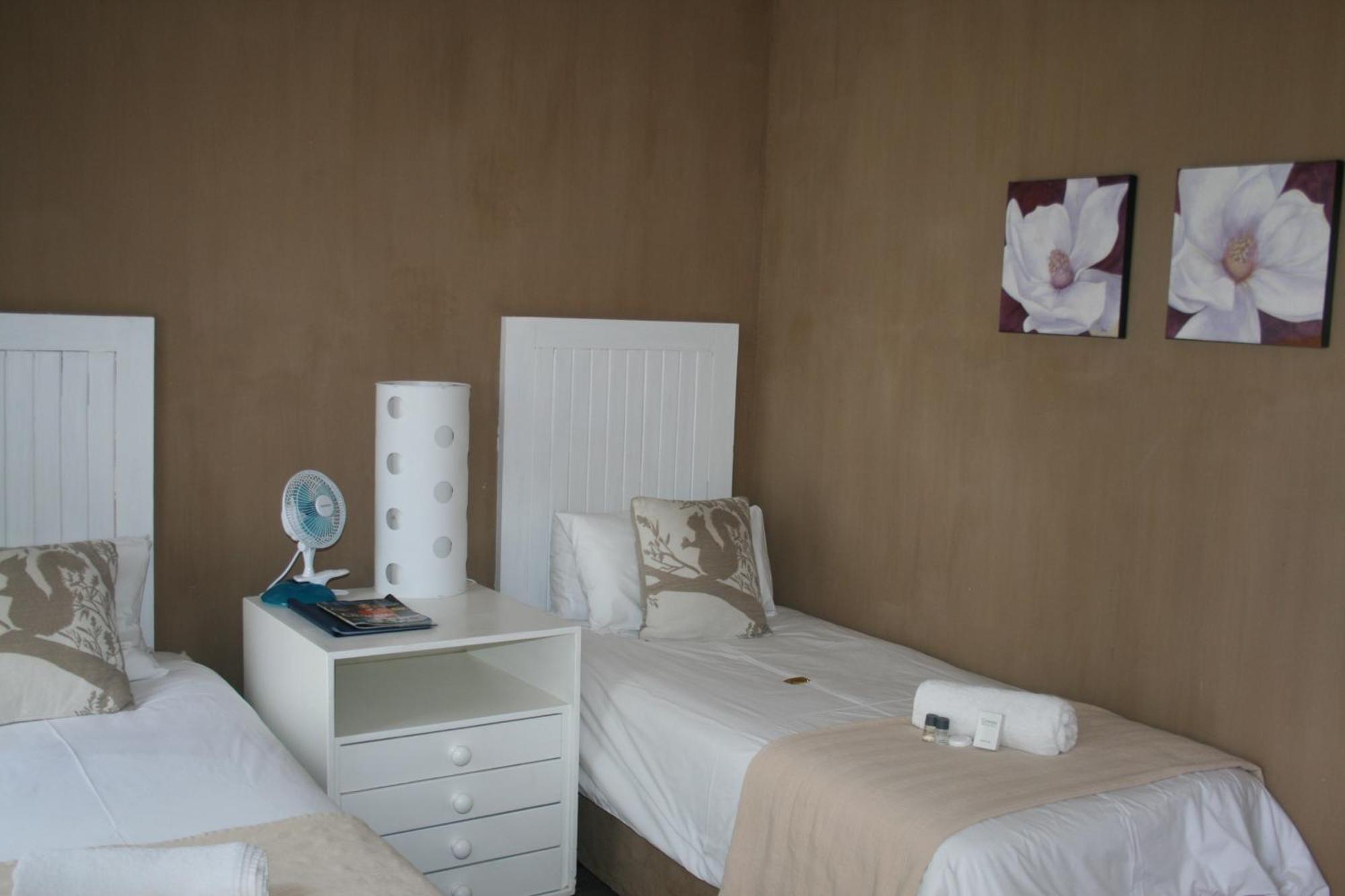 Indigo Moon Guesthouse Lichtenburg Стая снимка