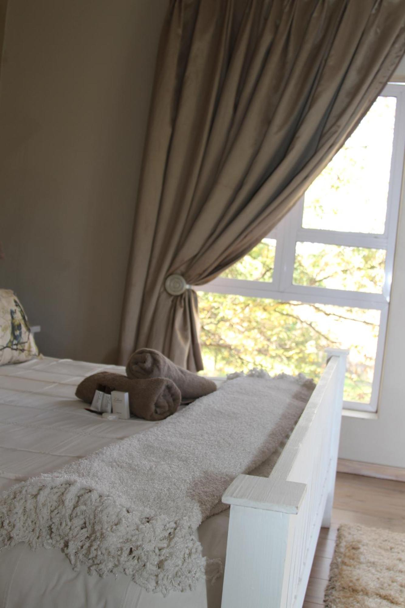Indigo Moon Guesthouse Lichtenburg Екстериор снимка