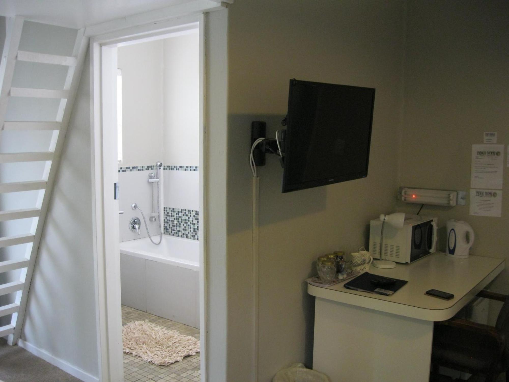 Indigo Moon Guesthouse Lichtenburg Екстериор снимка