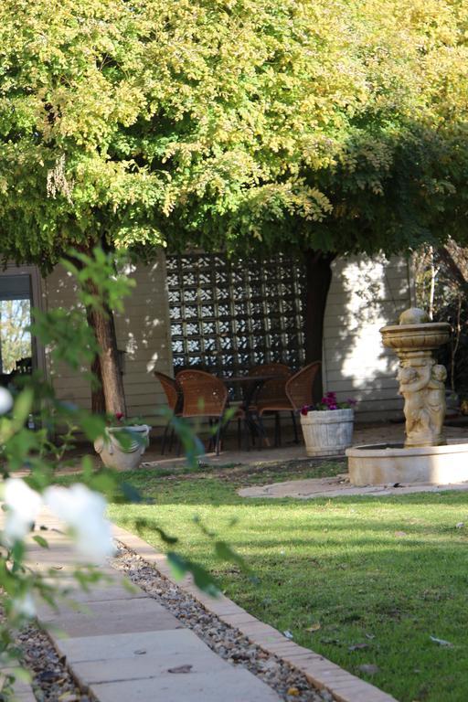 Indigo Moon Guesthouse Lichtenburg Екстериор снимка