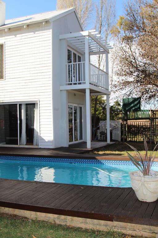 Indigo Moon Guesthouse Lichtenburg Екстериор снимка