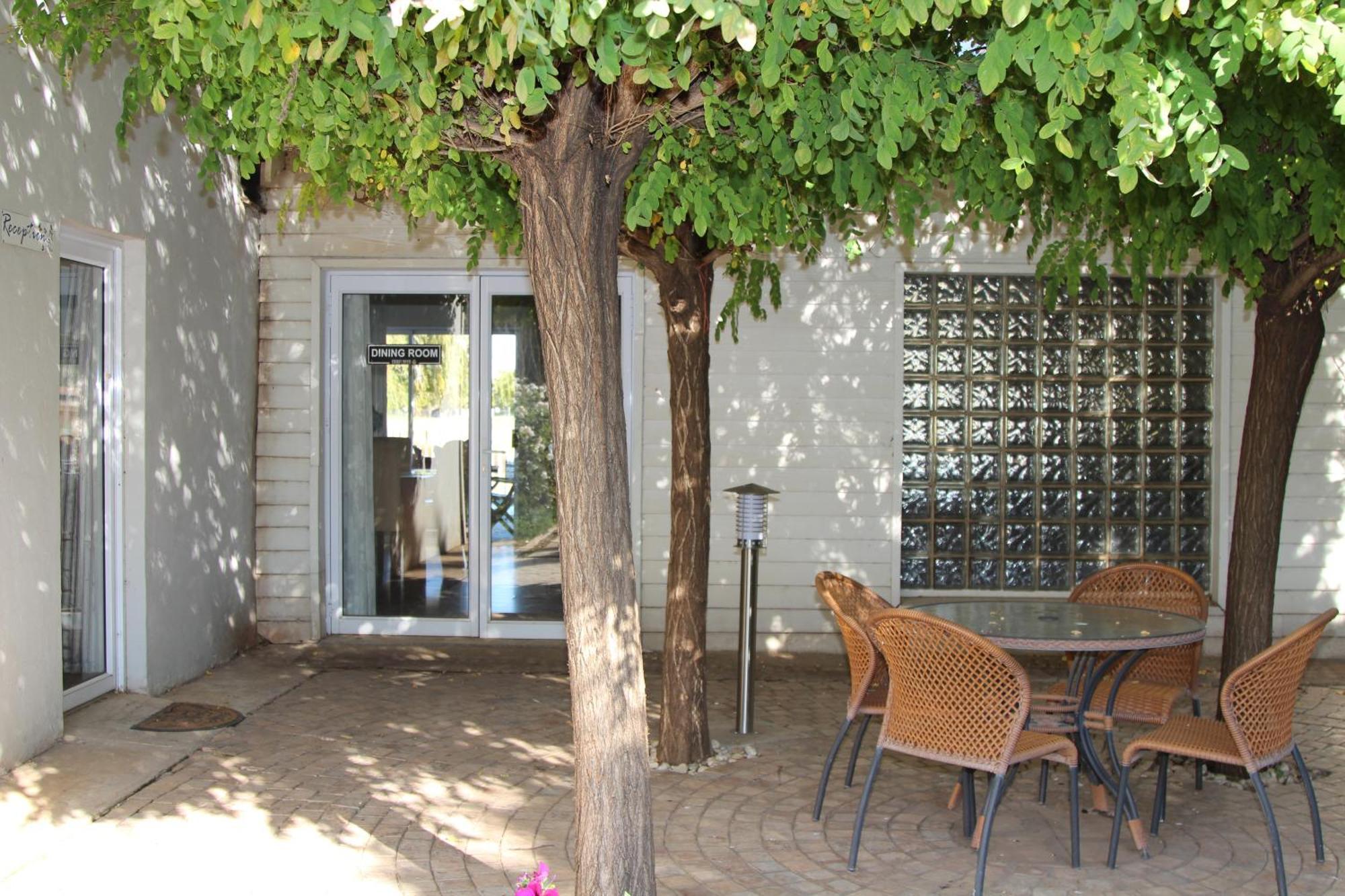 Indigo Moon Guesthouse Lichtenburg Екстериор снимка