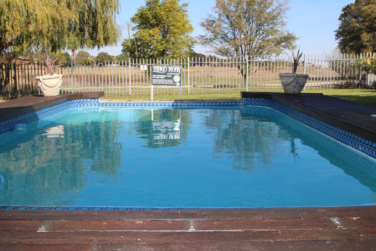 Indigo Moon Guesthouse Lichtenburg Екстериор снимка
