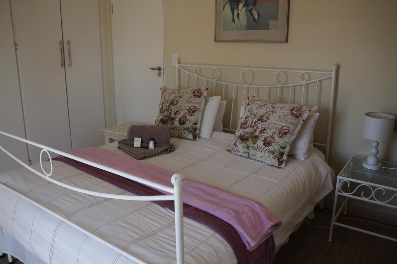 Indigo Moon Guesthouse Lichtenburg Екстериор снимка
