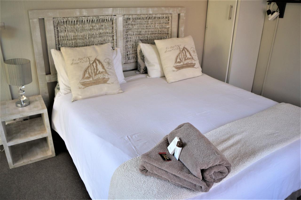 Indigo Moon Guesthouse Lichtenburg Екстериор снимка