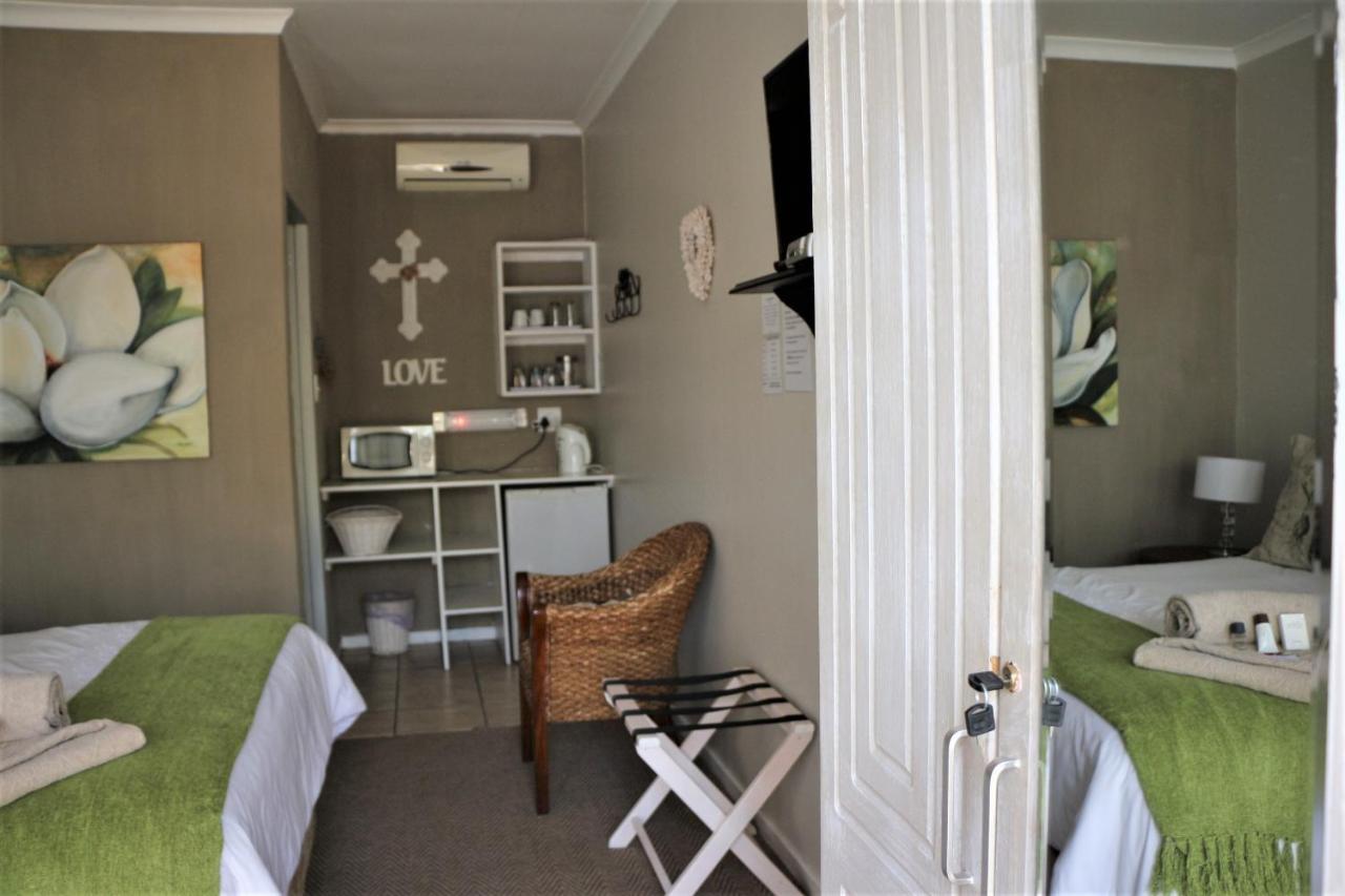 Indigo Moon Guesthouse Lichtenburg Екстериор снимка