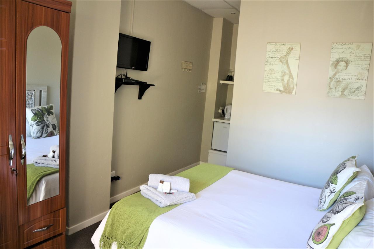 Indigo Moon Guesthouse Lichtenburg Екстериор снимка
