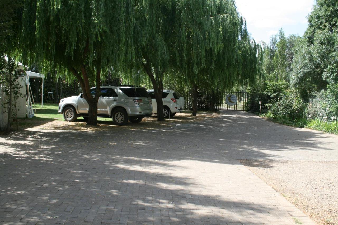 Indigo Moon Guesthouse Lichtenburg Екстериор снимка
